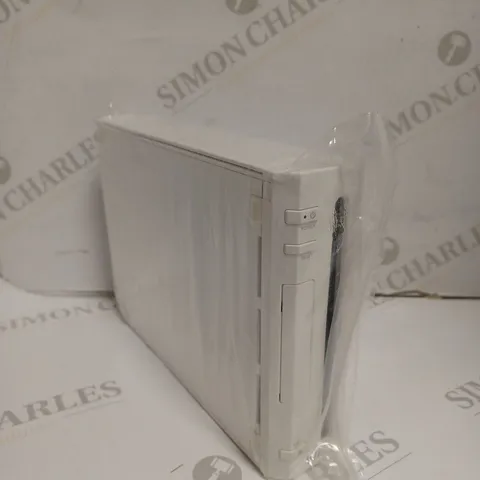 NINTENDO RVL-001 WII CONSOLE IN WHITE