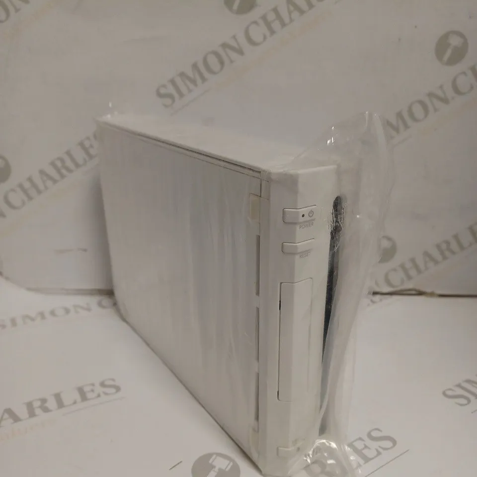 NINTENDO RVL-001 WII CONSOLE IN WHITE