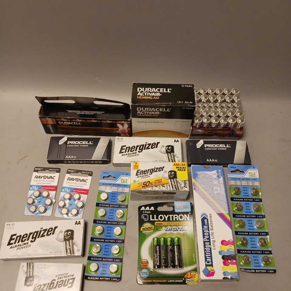 APPROXIMATELY 40 ASSORTED BATTERY PRODUCTS TO INCLUDE AA, AAA, BUTTON CELL ETC