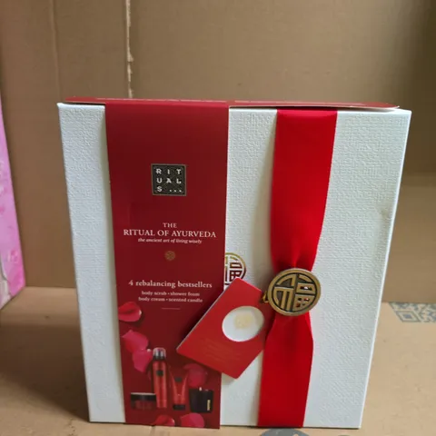 RITUALS THE RITUAL OF AYURVEDA GIFT SET – 4 BALANCING BESTSELLERS (BODY SCRUB, SHOWER FOAM, BODY CREAM, SCENTED CANDLE)