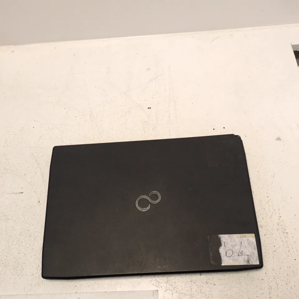 FUJITSU LIFEBOOK A514 LAPTOP – BLACK (BACK-RIGHT HINGE DAMAGE)