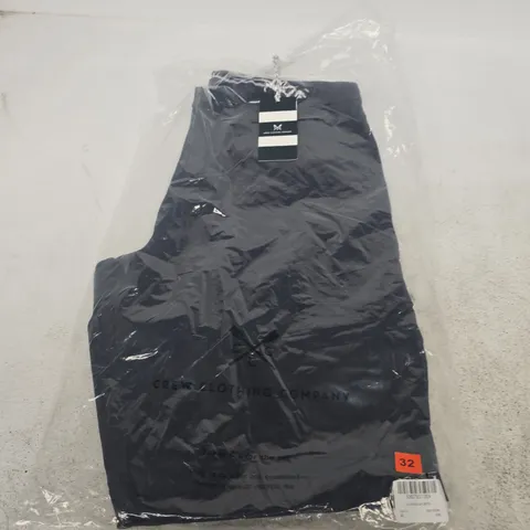 CREW CLOTHING COMPANY NAVY CARGO SHORTS – UK 32