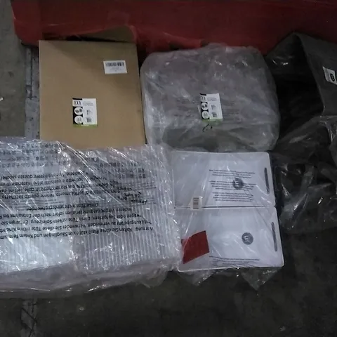 PALLET OF ASSORTED ITEMS INCLUDING M DESIGN FABRIC BASKETS, M DESIGN BLACK WIRE BASKETS, M DESIGN 2 FORMA LUPE DRAINERS, M DESIGN WHITE OFFICE BINZ, M DESIGN WIRE STORAGE BASKETS