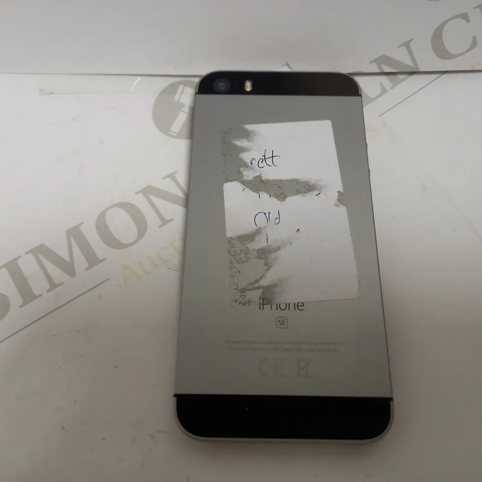 APPLE IPHONE SE (1ST GENERATION) - SILVER 