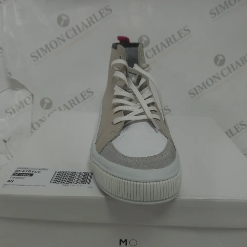 BOXED PAIR OF MODA IN PELLE BEATRYCE HIGH TOP TRAINERS SIZE EUR 40