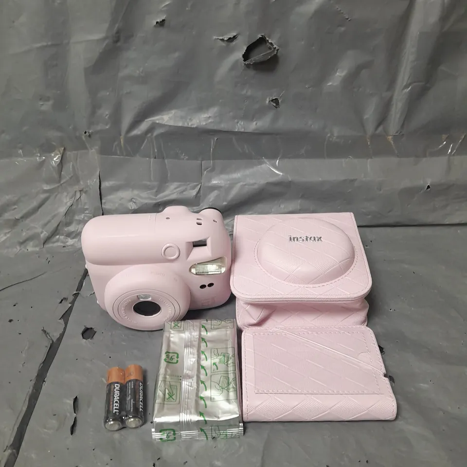 BOXED FUJIFILM INSTAX MINI 12 INSTANT CAMERA - PINK  RRP £130.99