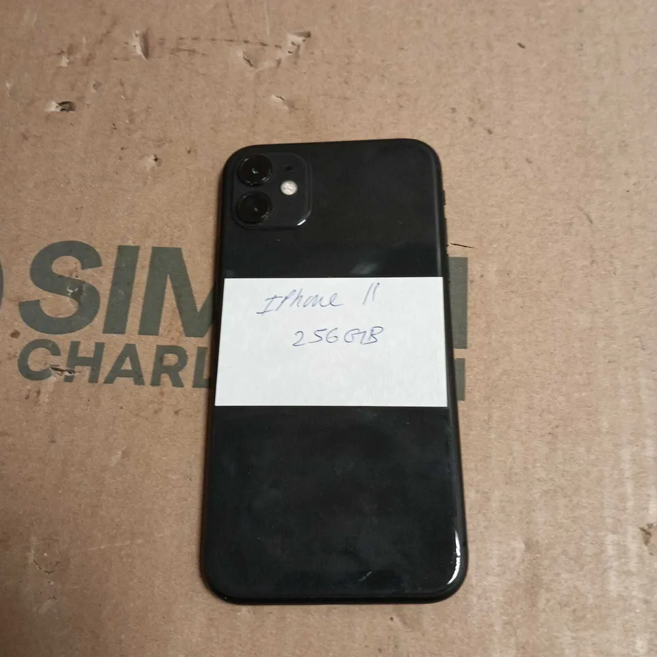 APPLE IPHONE 11 256GB - BLACK (BOXED)