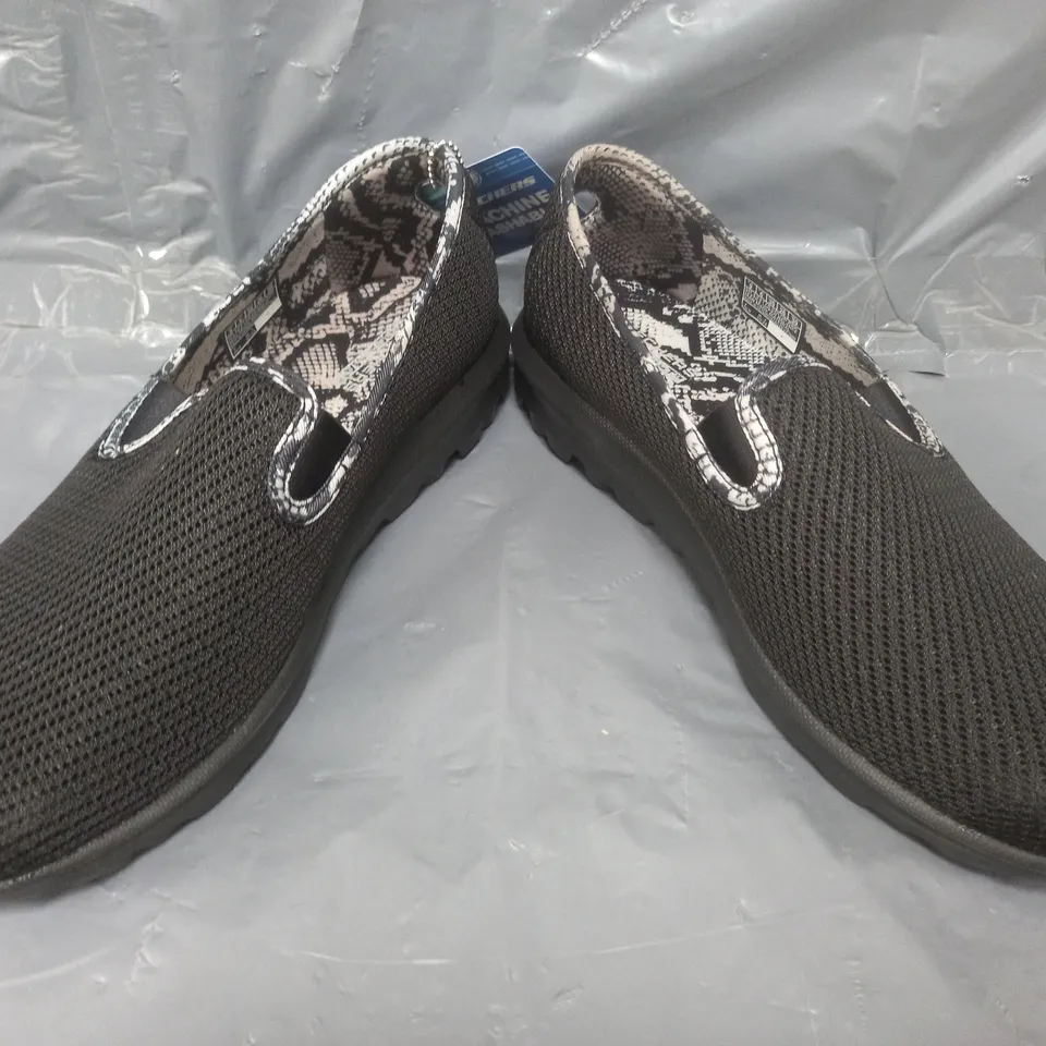 PAIR OF SKECHERS ORIGINAL GO WALK SLIP-ON SHOES IN BLACK SIZE 6