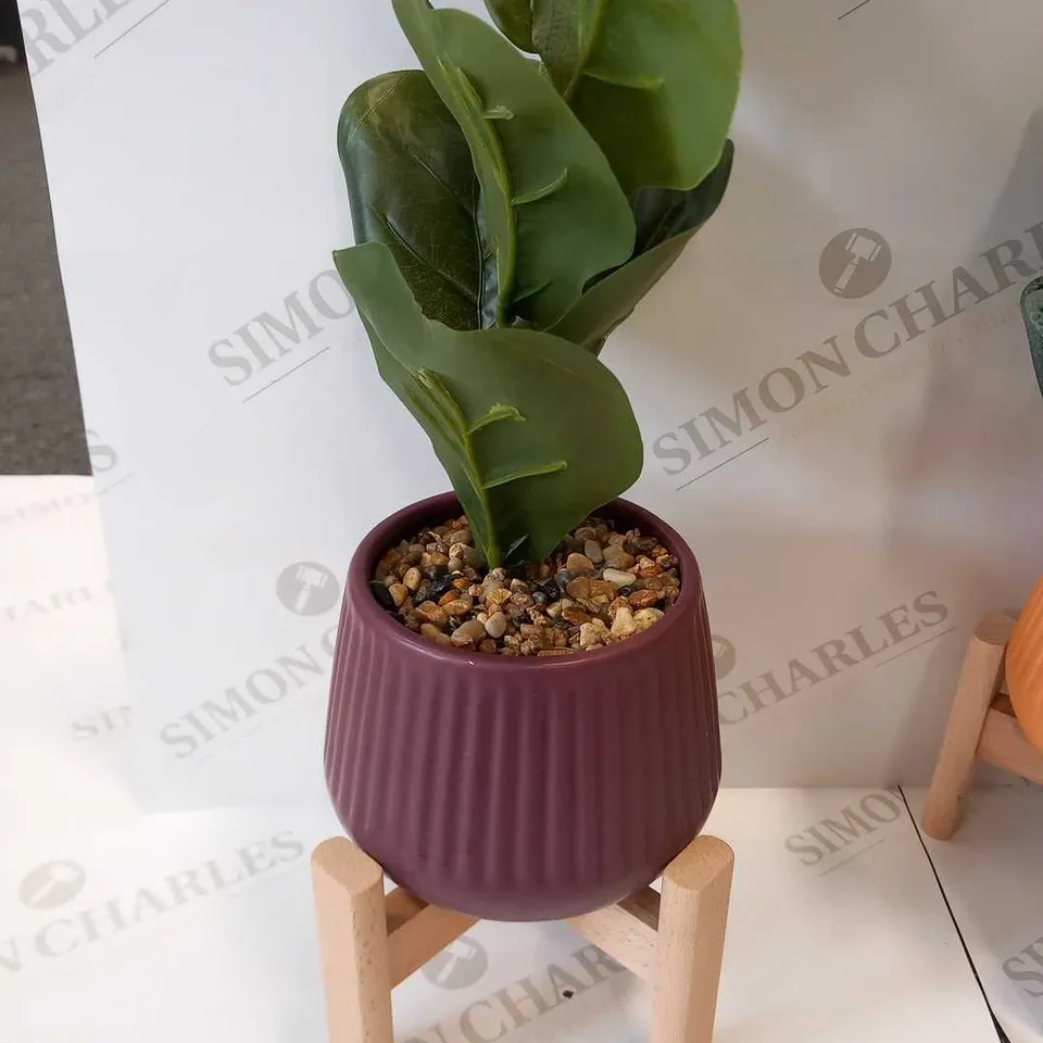 BRAND NEW BUNDLEBERRY BY AMANDA HOLDEN SET OF 3 PLANTERS ON WOODEN STANDS WITH FAUX PLANTS