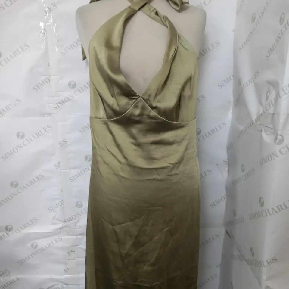 PRETTY LAVISH SHINNY GREEN LONG DRESS - UK 18