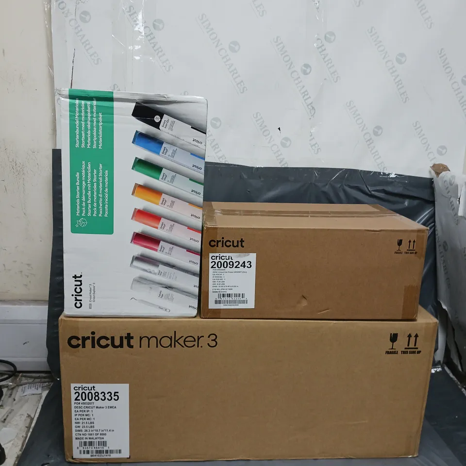 BOXED AND SEALED CRICUT MAKER 3 & SMART MATERIALS BUNDLE WITH HAT PRESS  RRP £579