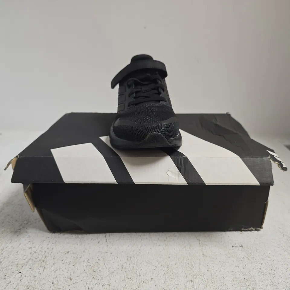 BOXED PAIR OF ADIDAS KID'S RUN FALCON 5 TRAINERS IN BLACK SIZE UK 11K