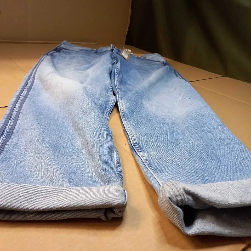 M&S BLUE/DISTRESSED ROLLED DENIM JEANS - SIZE 16
