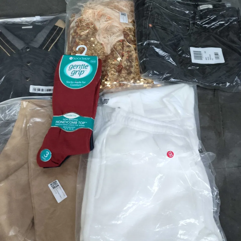 APPROXIMATELY 35 ASSORTED CLOTHING ITEMS IN VARIOUS SIZES, STYLES & COLOURS TO INCLUDE BRANDS SUCH AS RIVER ISLAND, SOCK SHOP, MILANO, ETC - COLLECTION ONLY