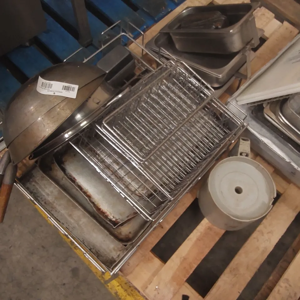 PALLET CONTAINING A LARGE QUANTITY OF CATERING EQUIPMENT INCLUDING: POTS/PANS, KITCHEN TRAYS ECT
