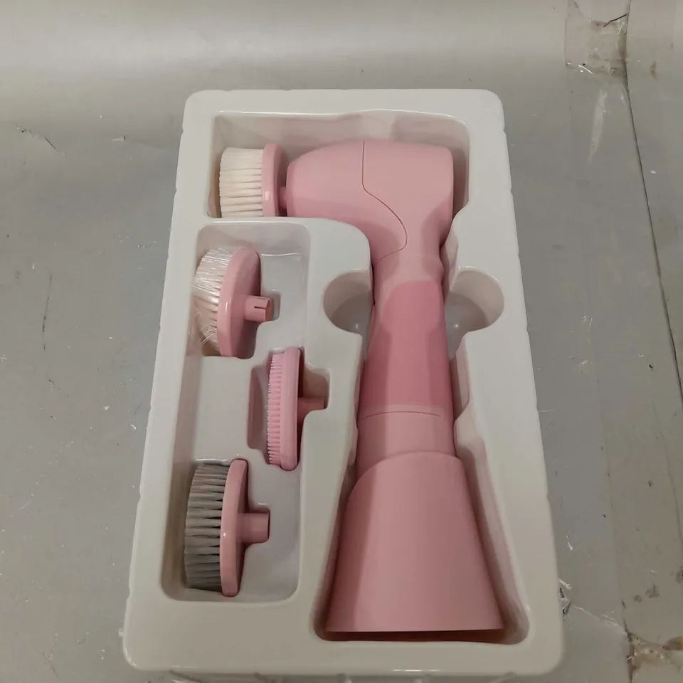BLUSHLY CLEANSING & EXFOLIATING FACE BRUSH