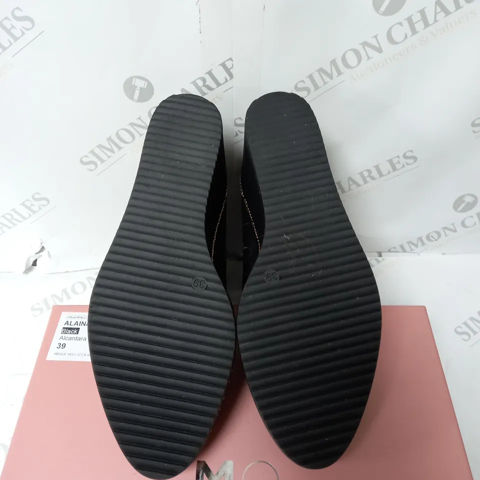 BOXED MODA IN PELLE ALAINA WEDGE HEEL SOCK BOOT - BLACK - SIZE 6
