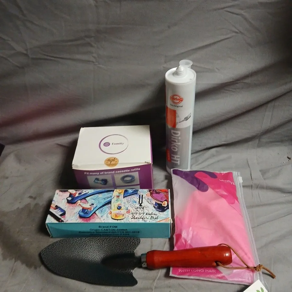 APPROXIMATEY 15 HOUSEHOLD ITEMS TO INCLUDE DIAPER DISPOSABLE SYSTEM REFILLS, GARDEN HAND TROWEL AND SILICONE SWIM CAP