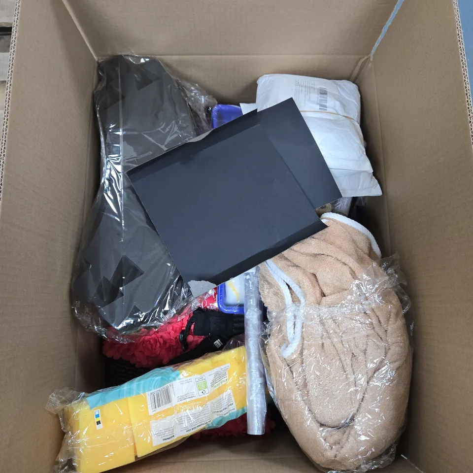 BOX OF APPROXIMATELY 15 ASSORTED ITEMS TO INCLUDE: BOOK AND PEN