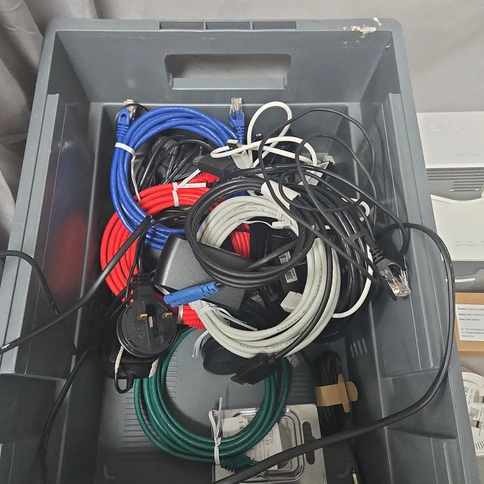 APPROXIMATELY 10 ELECTRICAL ITEMS TO INCLUDE WIFI ROUTERS AND ASSORTED CABLES