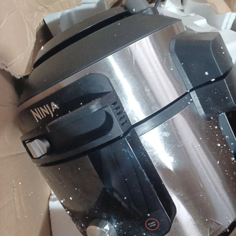 BOXED NINJA FOODI MAX SMARTLID 7.5L MULTI COOKER & AIR FRYER