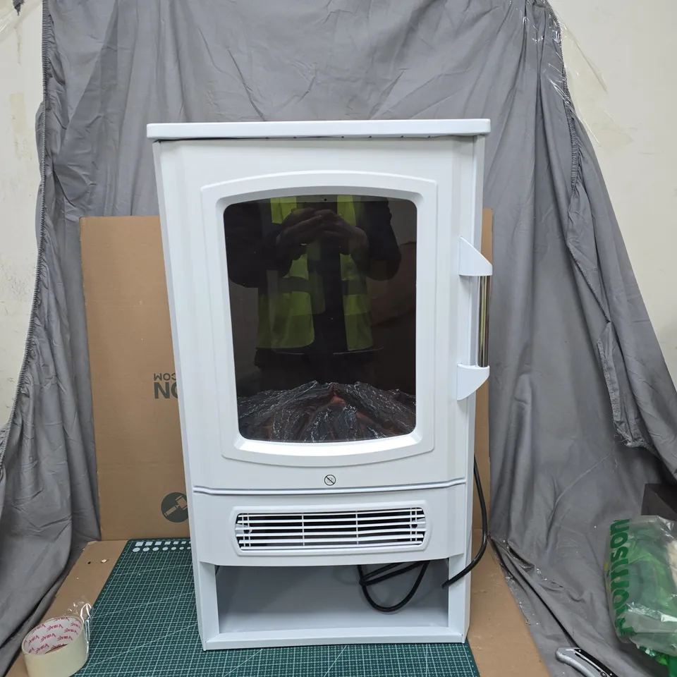 KLARSTEIN ELECTRIC FIREPLACE - 2000W, 220-240V, FREESTANDING WHITE UNIT (MODEL 10035056)