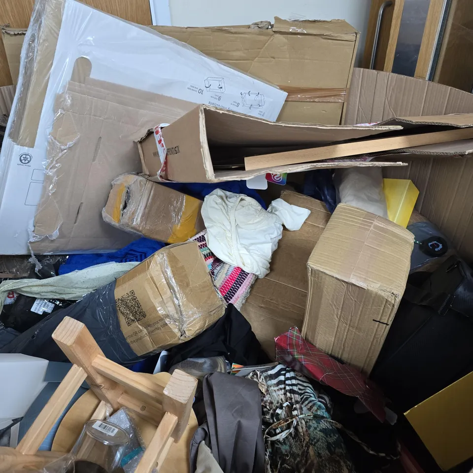 PALLET OF APPROXIMATELY 50 ASSORTED ITEMS 