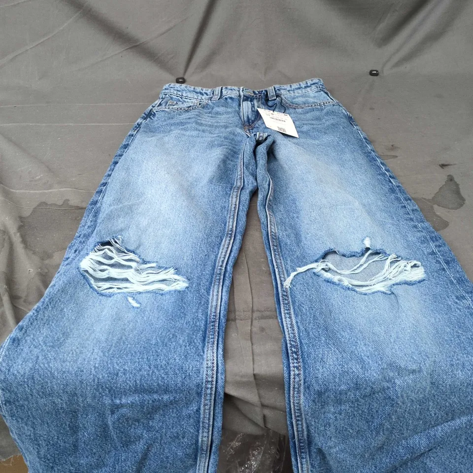 BERSHKA BLUE DENIM JEANS – UK 6 / EU 34, DISTRESSED KNEE