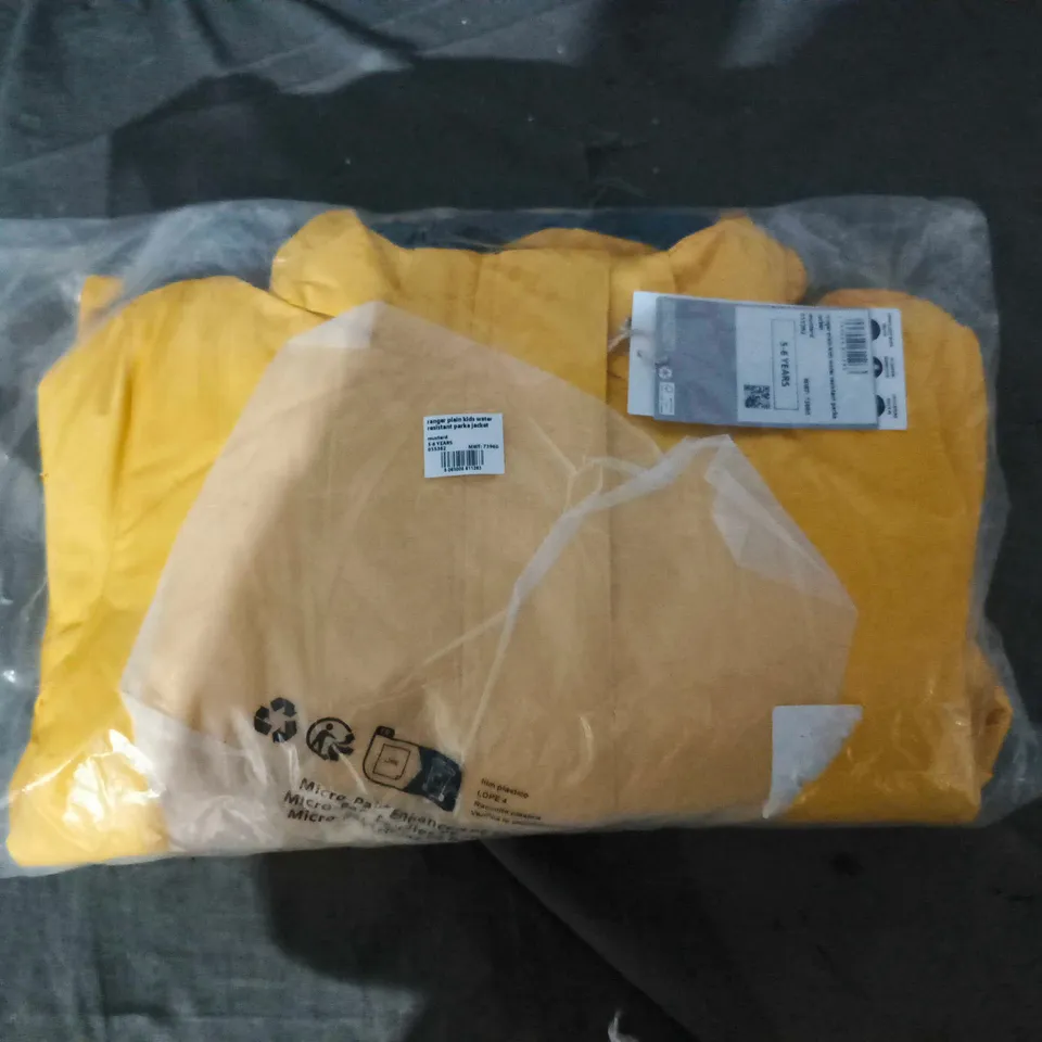 BAGGED MOUNTAIN WAREHOUSE RANGER PLAIN KIDS WATEWR RESISTANT PARKA JACKET IN YELLOW - 5-6 YEARS