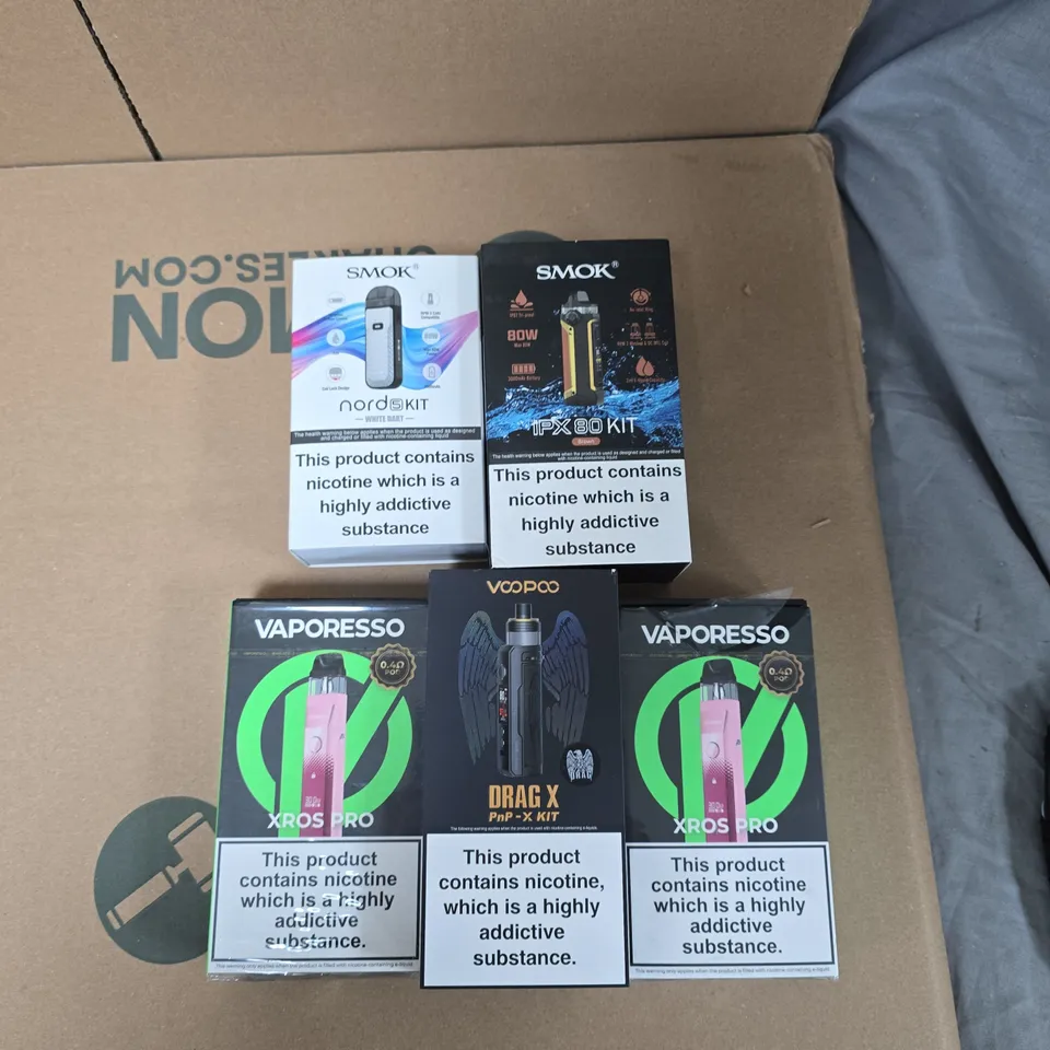 BOX OF APPROXIMATELY 30 ASSORTED E-CIGARETTES AND ACCOMPANIMENTS TO INCLUDE: VARIOUS BRANDED E-CIGARETTES 