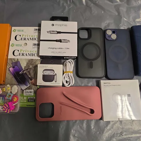LOT OF ASSORTED MOBILE PHONE ACCESSORIES TO INCLUDE CASES, CHARGE CABLES AND SCREEN PROTECTORS