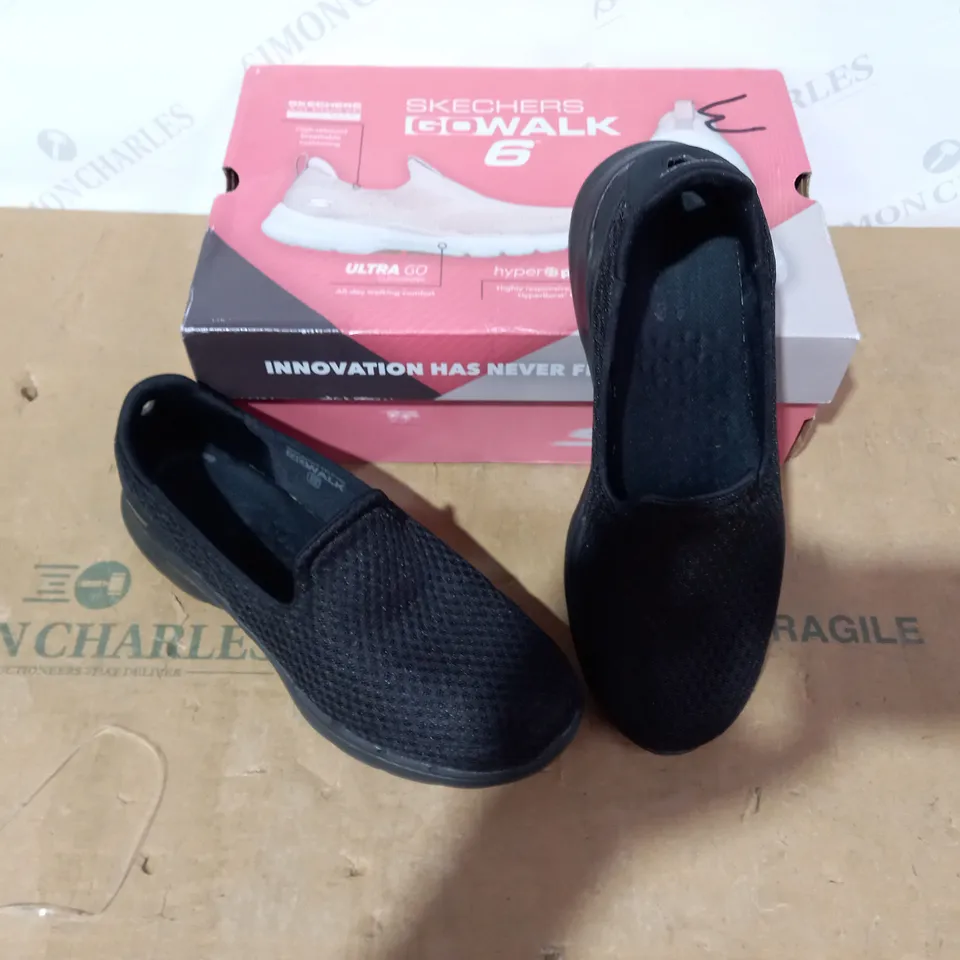 BOXED PAIR OF SKECHERS - SIZE 6.5