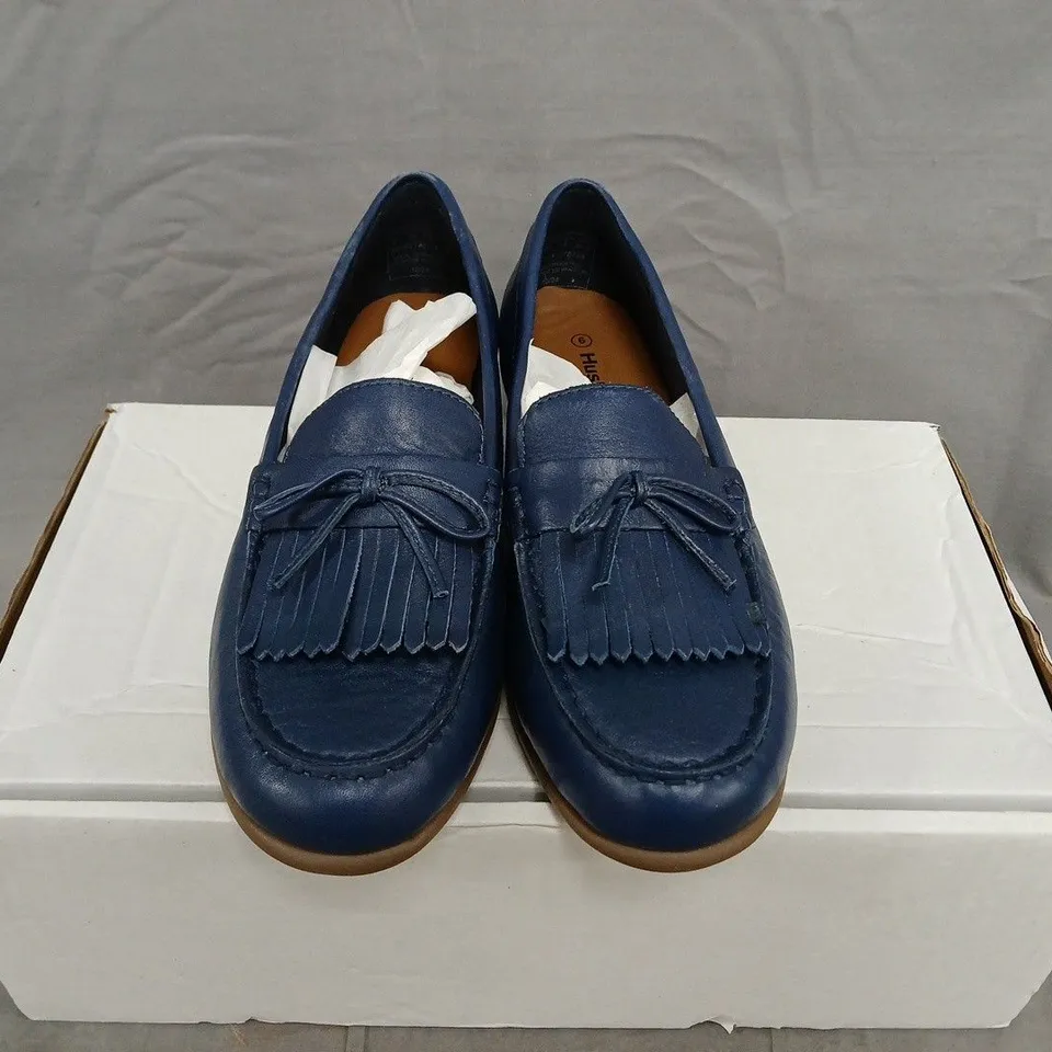 BOXED PAIR OF HUSH PUPPIES  BLUE LEATHER TASSEL LOAFERS - SIZE 39