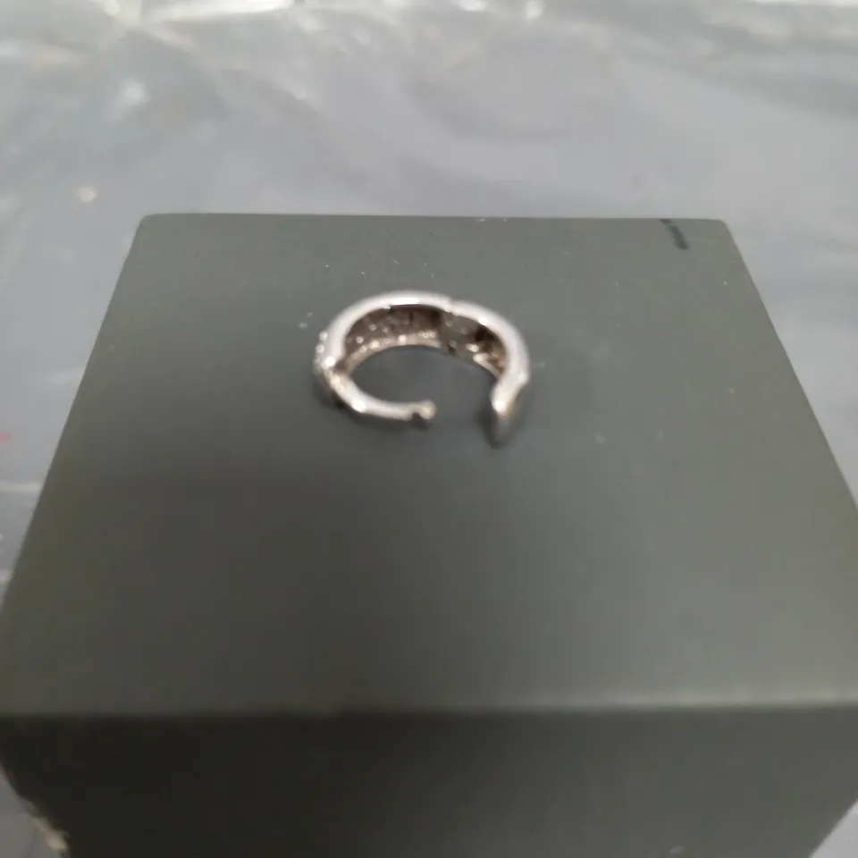 SILVER EARING 