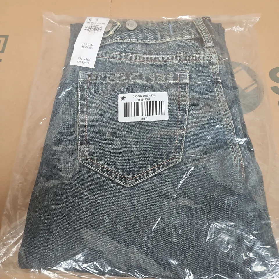 HOLISTER LIGHT BLUE DENIM JEANS SIZE W32 