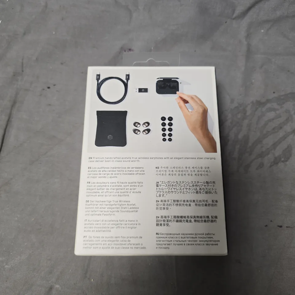 SEALED MASTER & DYNAMIC MW07 TRUE WIRELESS EARPHONES IN PIANO BLACK GLOSS