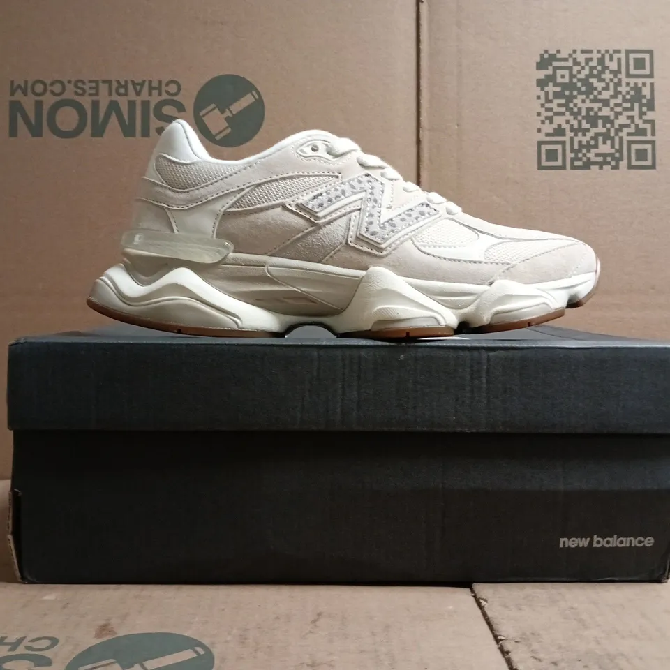 BOXED PAIR OF NEW BALANCE 9060 TRAINERS IN CREAM SIZE UK 8