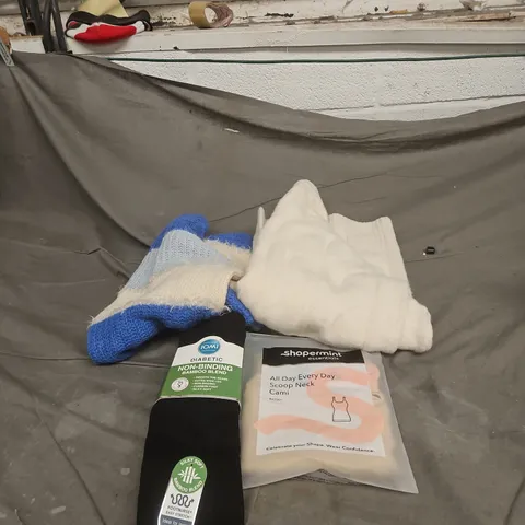 BOX OF APPROXIMATELY 20 ASSORTED CLOTHING ITEMS TO INCLUDE KNITTED STIPED JUMPER, CREAM KNITTED JUMPER, DIABETIC SOCKS, SHAPERMINT ETC