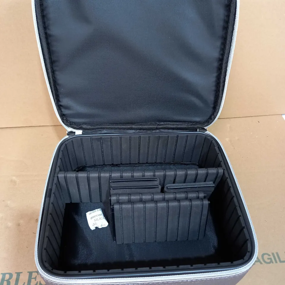 METALLIC MAKE-UP ORGANISER TWO TIER VANITY CASE