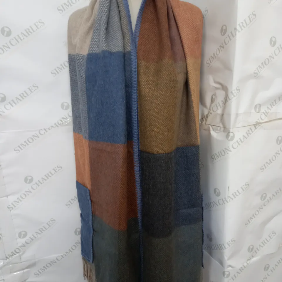 SPIRIT OF THE ANDES ALPACA POCKET SHAWL IN AUTUMN