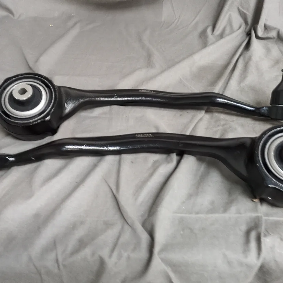 FRONT LOWER SUSPENSION CONTROL ARM ASSEMBLIES Q102418878 CA26625LR-C1