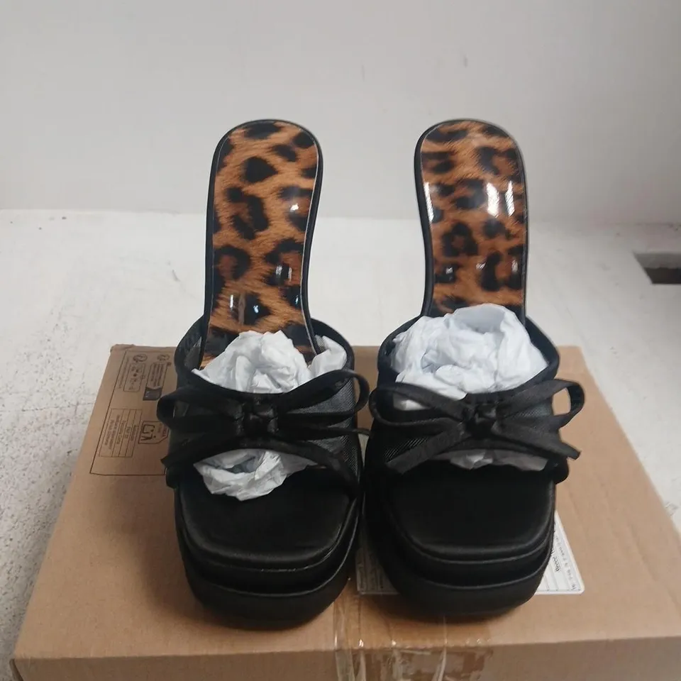 WOMEN'S BLACK HEELED MULES WITH LEOPARD INTERIOR 