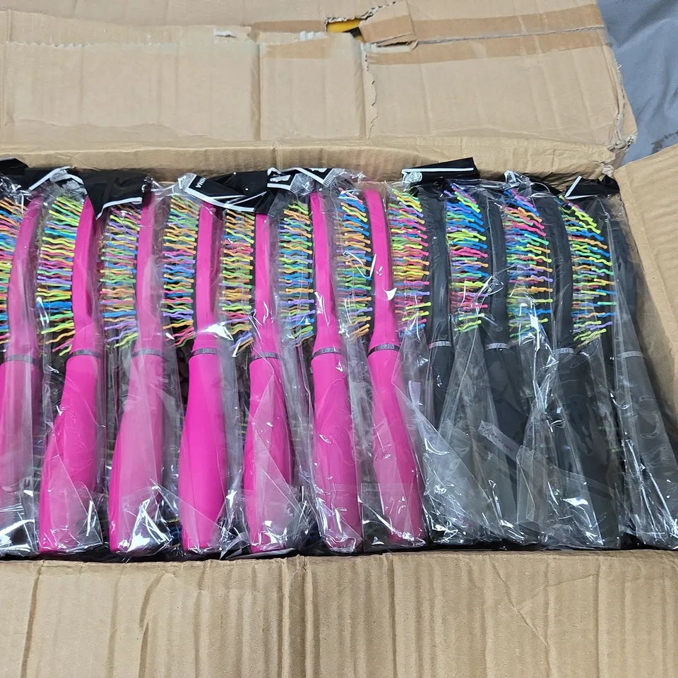 APPROXIMATELY 20 ASSORTED HAIRBRUSHES