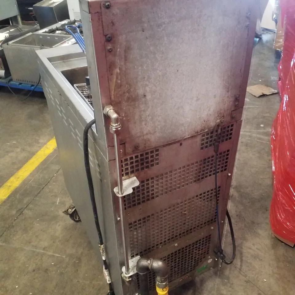 FALCON G401F NAT GAS FRYER WITH PUMPED FILTRATION