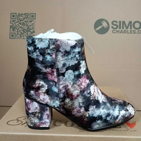 BOXED PAIR OIF SHOECHOCOLATE FLORAL PRINT ANKLE BOOTS - SIZE 362131