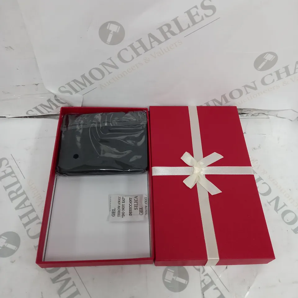 DESIGNER FAUX LEATHER WALLET IN BLACK