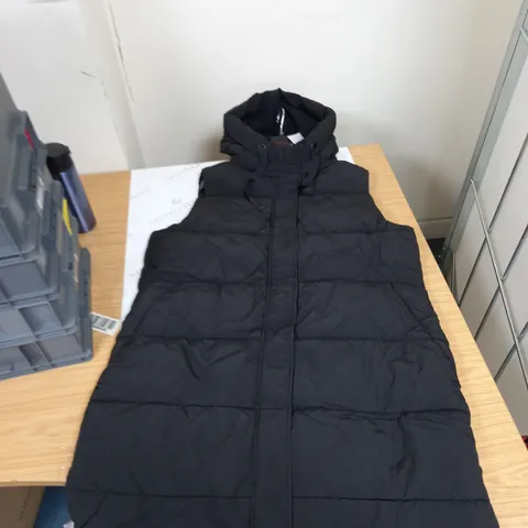 WOMENS PAPAYA SLEEVELESS COAT SIZE 16 IN BLACK