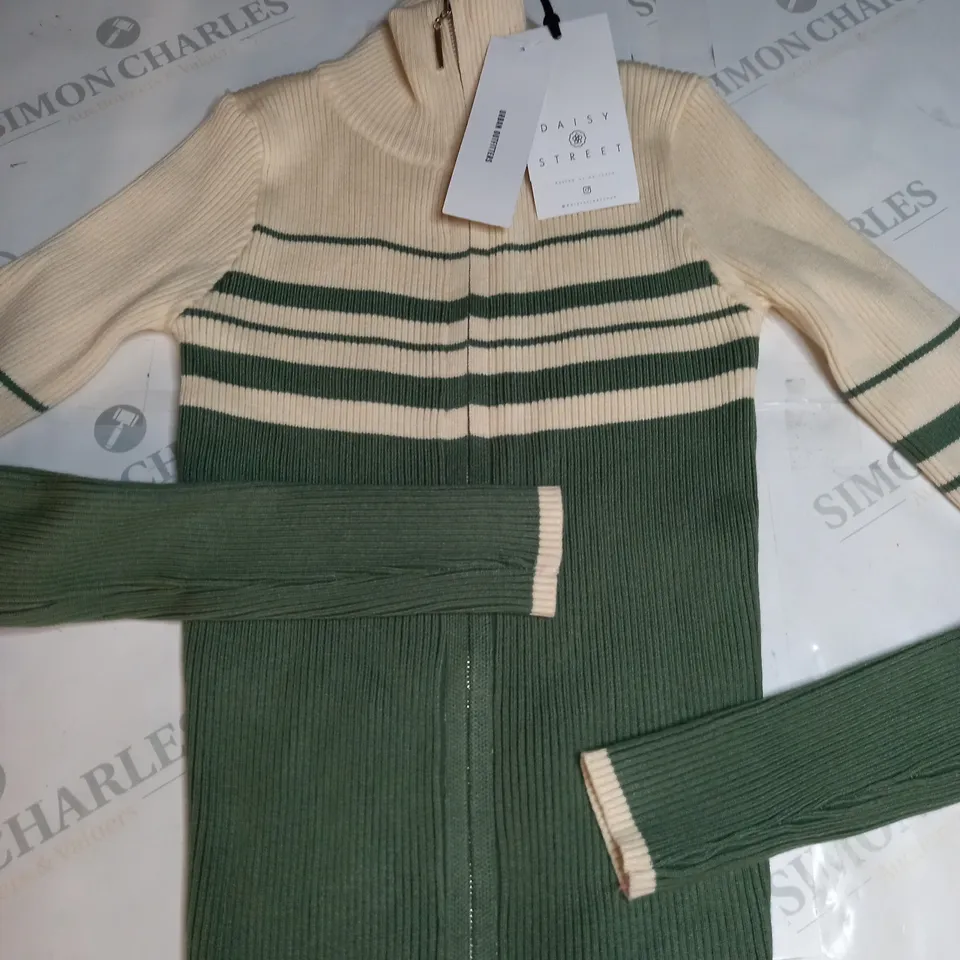 DAISY STREET KNITTED CARDIGAN SIZE 8