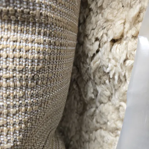 UNBRANDED FLUFFY CREAM RUG - SIZE UNSPECIFIED 