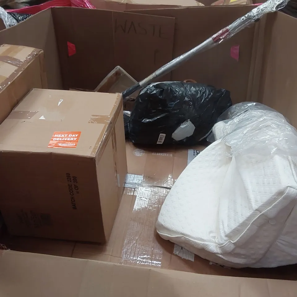 PALLET OF ASSORTED ITEMS INCLUDING: ANYCUBIC PHOTON MONO 4 RESIN 3D PRINTER, ELECTRIC GRIDDLE, VACMASTER 18L VACUUM CLEANER, KIDS BIKE, HOLLYWOOD MIRROR ECT